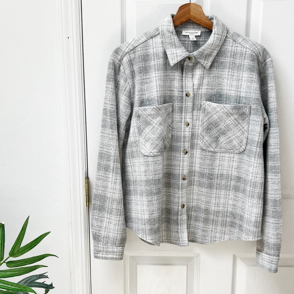 beachlunchlounge Gray Plaid Button-Up Shirt